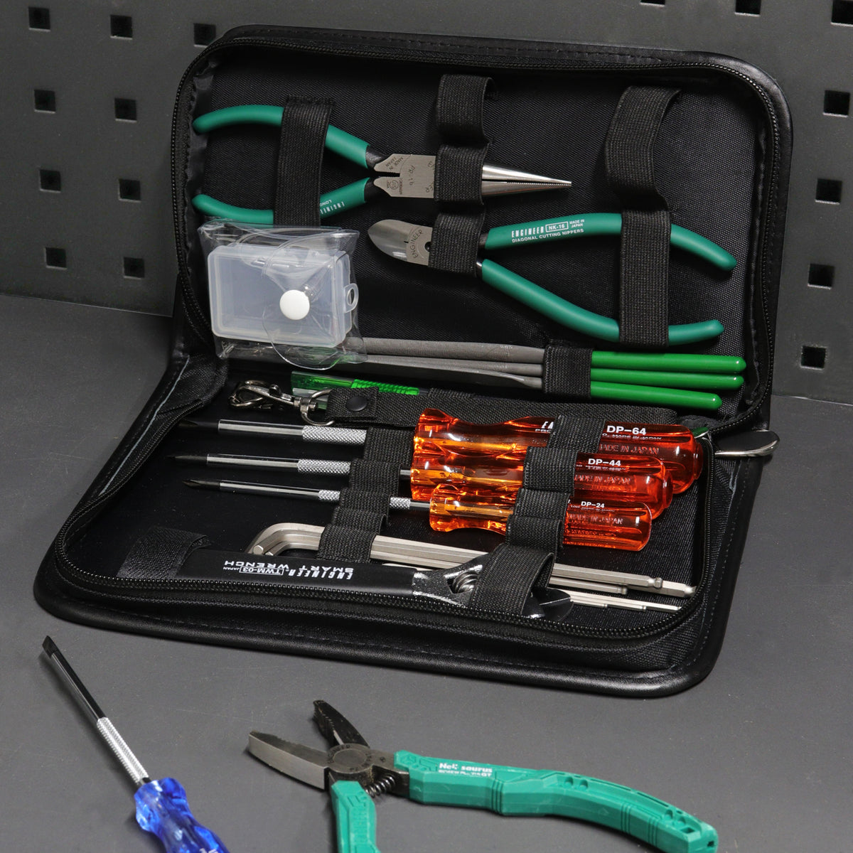 Engineer Maintenance Tool Kit 19-Piece Set with Nejisaurus GT KS-19