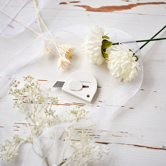 Olfa Touch Knife R Off White 244B-OWH